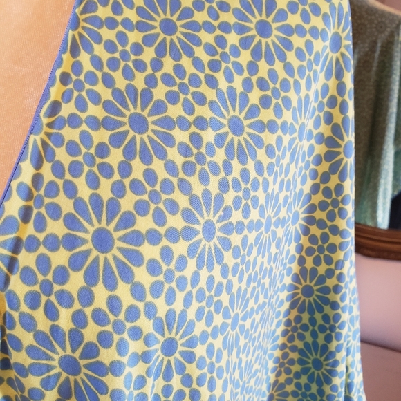 House of Skye Kimono-style Fringed Wrap - Picture 3 of 4